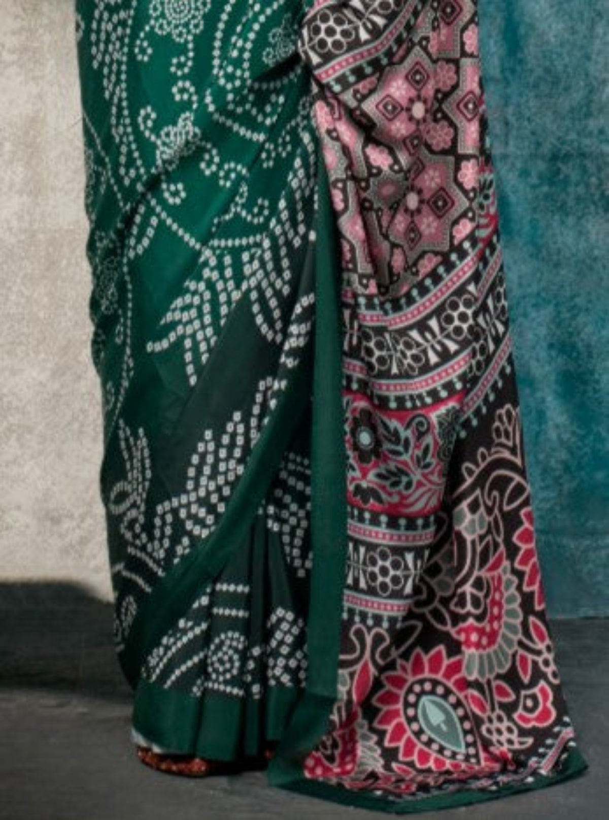 Green Printed Pure Crepe Silk Saree Online in India & USA - STORI
