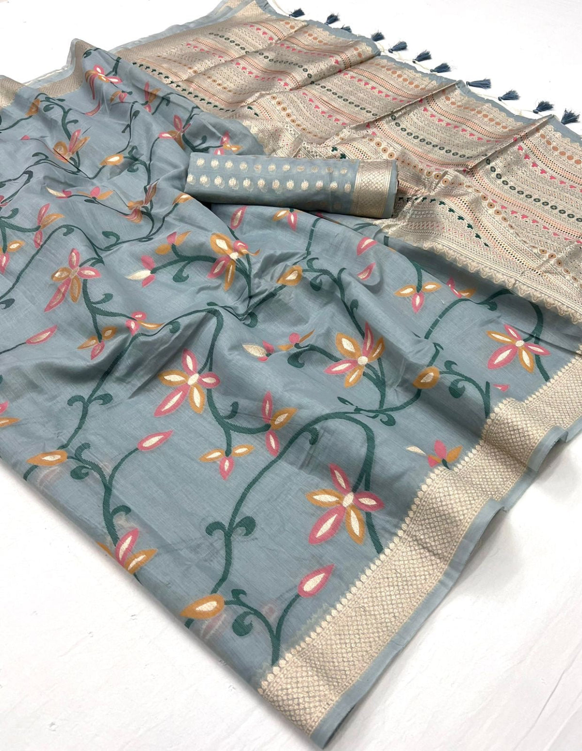 Light Grey Jamdani Saree Online in India & USA