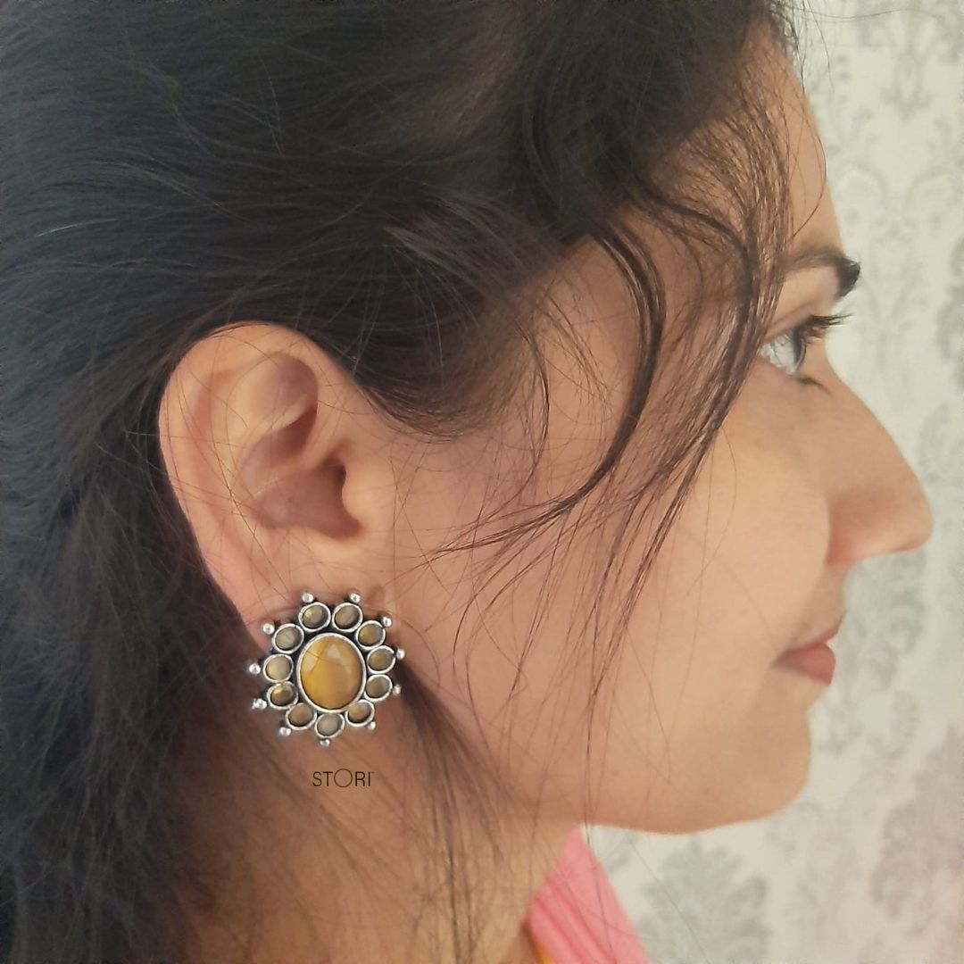 Aadhya Monalisa Stone Oval Earrings