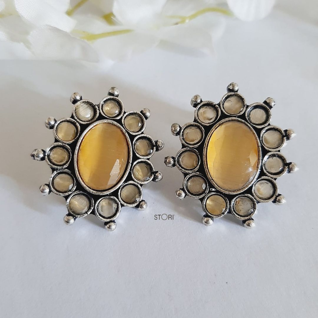 Aadhya Monalisa Stone Oval Earrings