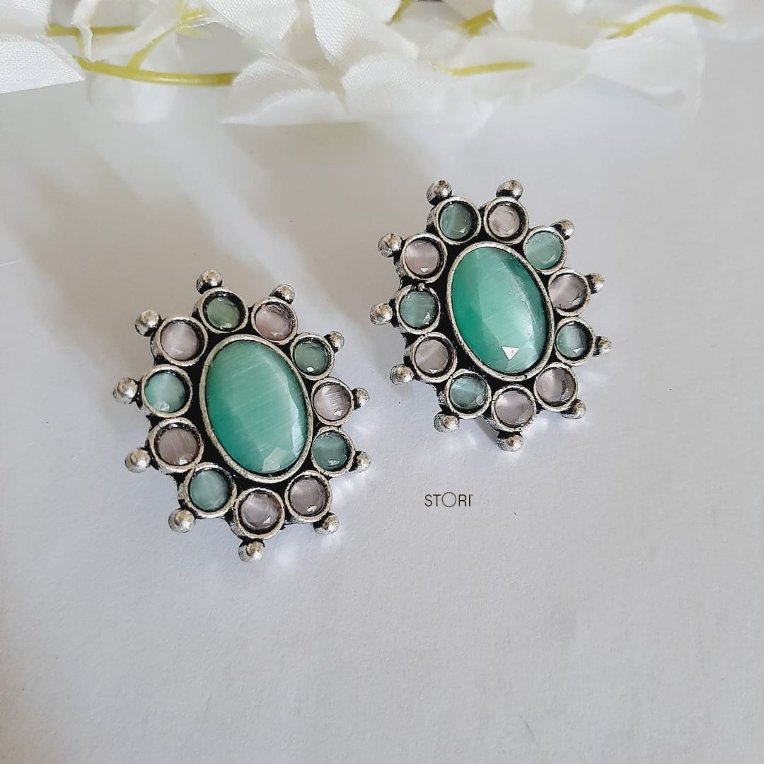Aadhya Monalisa Stone Oval Earrings