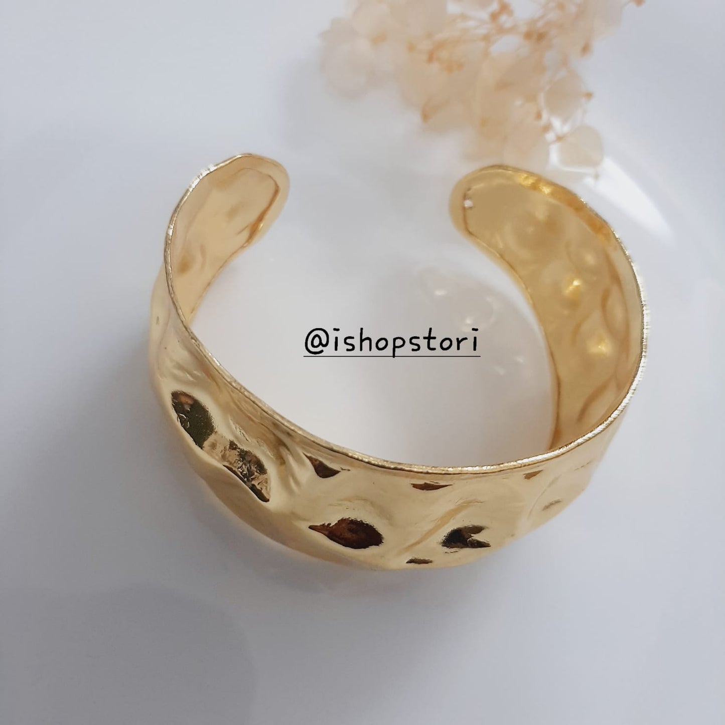 Hammered Band Gold Bracelet for women featuring a luxurious hammered finish, designed for modern women.