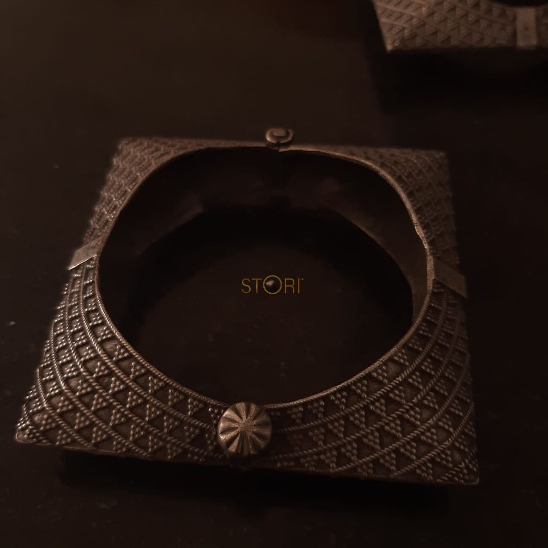 Aayat Silver Look Alike Oxidised Openable Kada / Bracelet