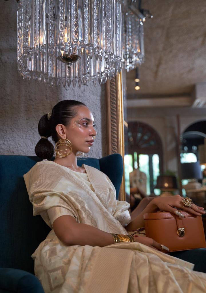 Silver Handloom Woven Linen Saree