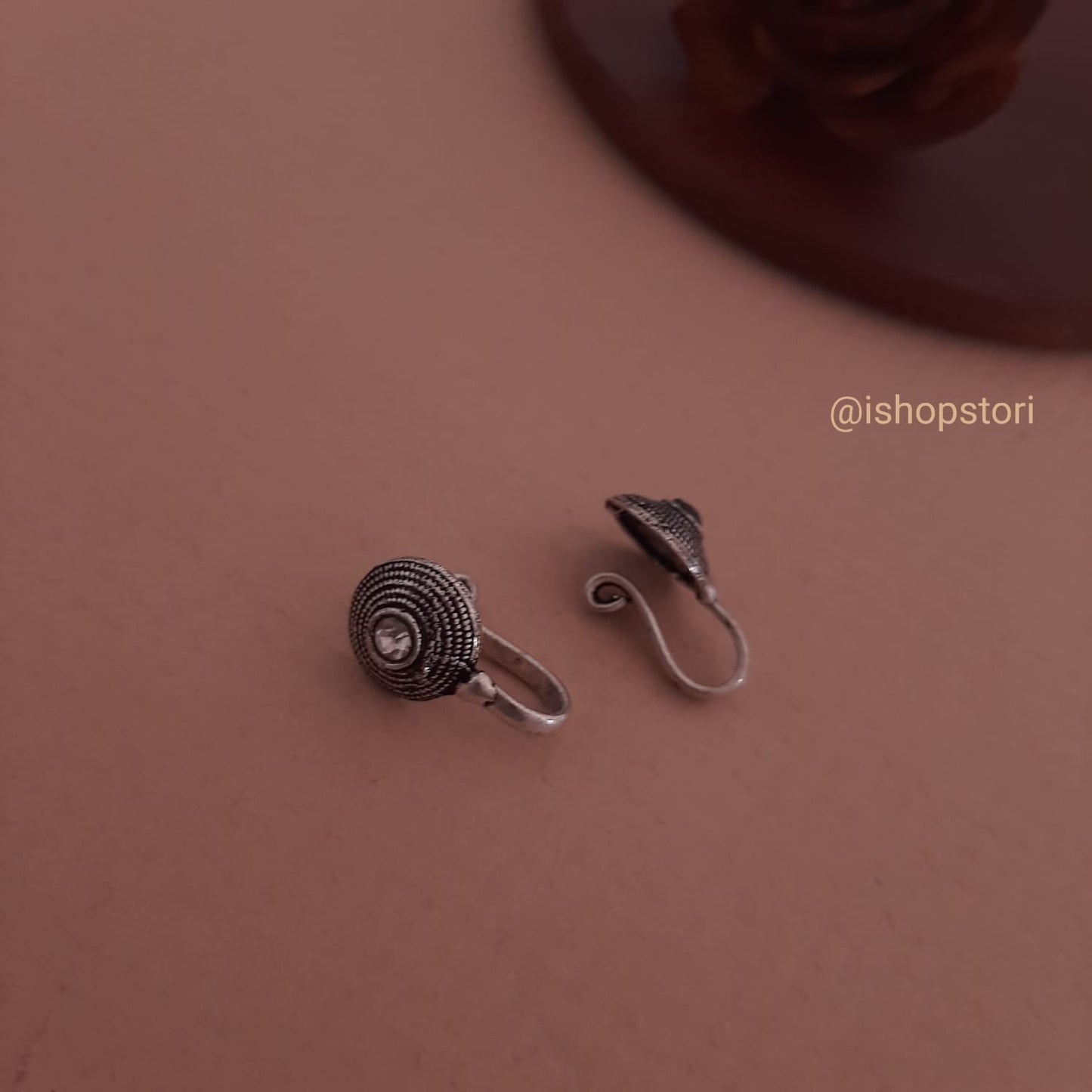 Mansha Circular Shaped Oxidized Clip-on Nosepin