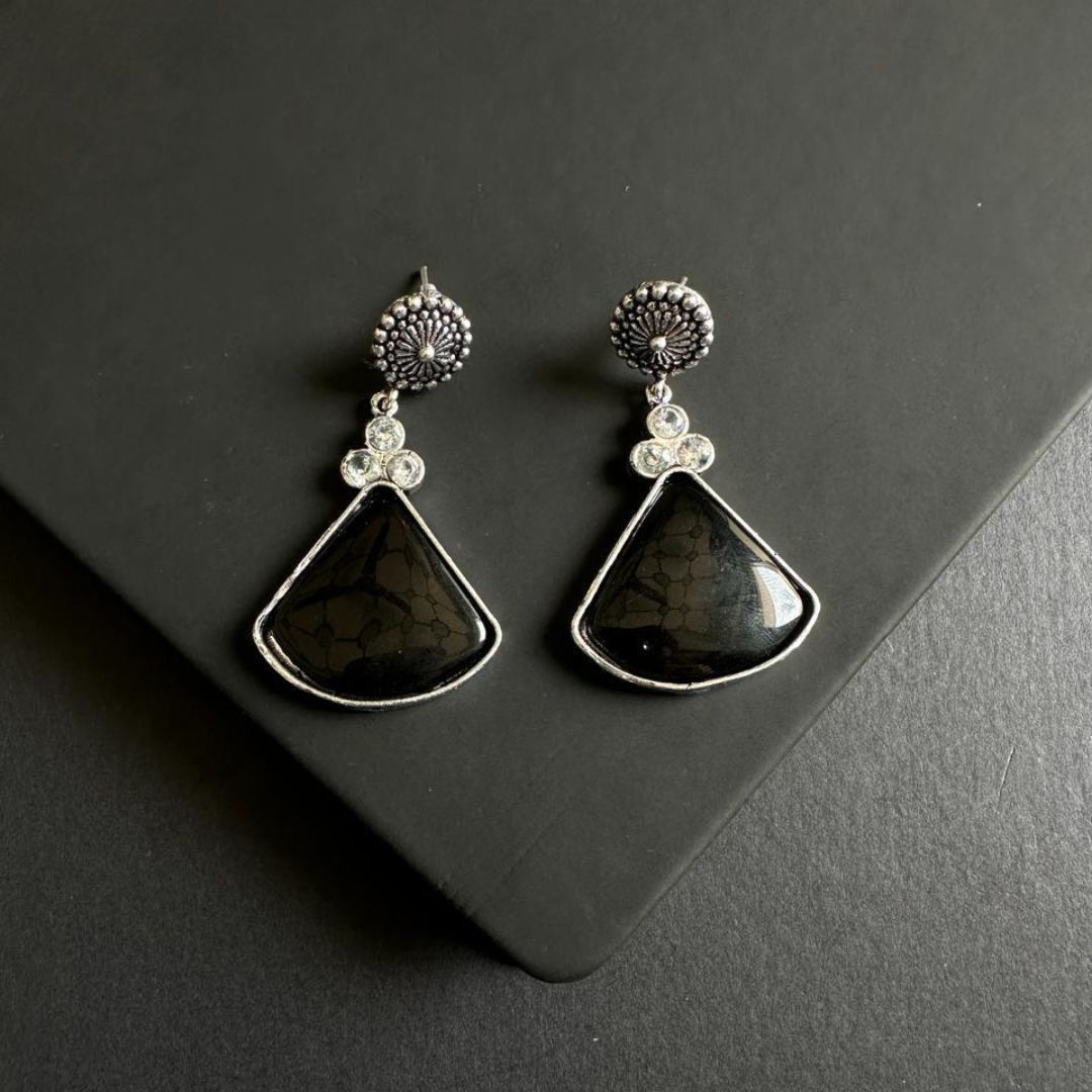 Prakriti Monalisa Drop Earrings