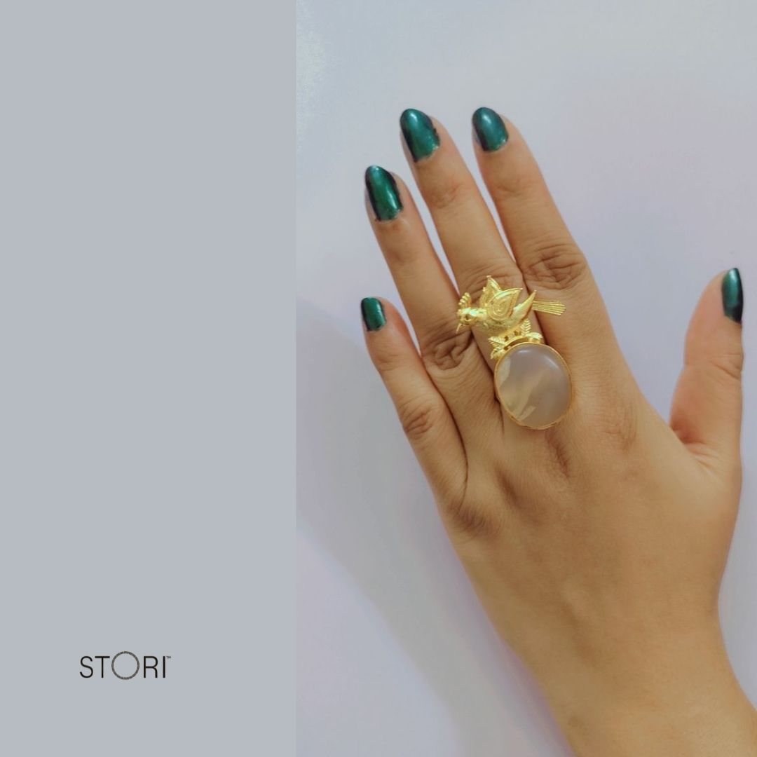 Birdie in Oval Nest Statement Finger Ring