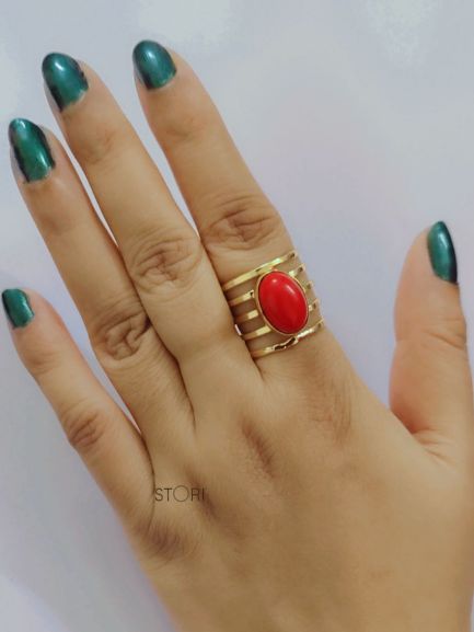 Coral Red Oval Stone Golden Stripes Finger Ring