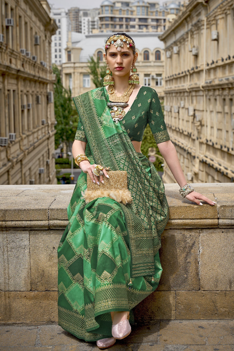 Banarasi Silk Saree With Green Diamond Palettes