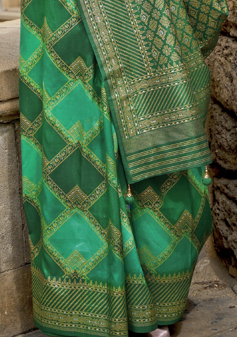 Banarasi Silk Saree With Green Diamond Palettes