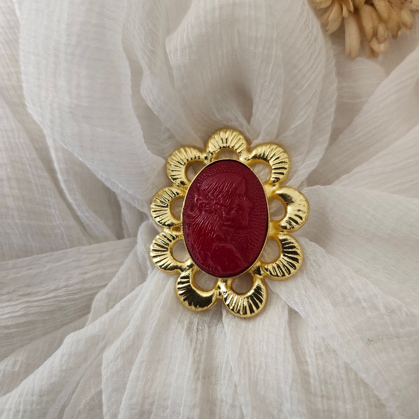 Red Gold Statement Finger Ring Online