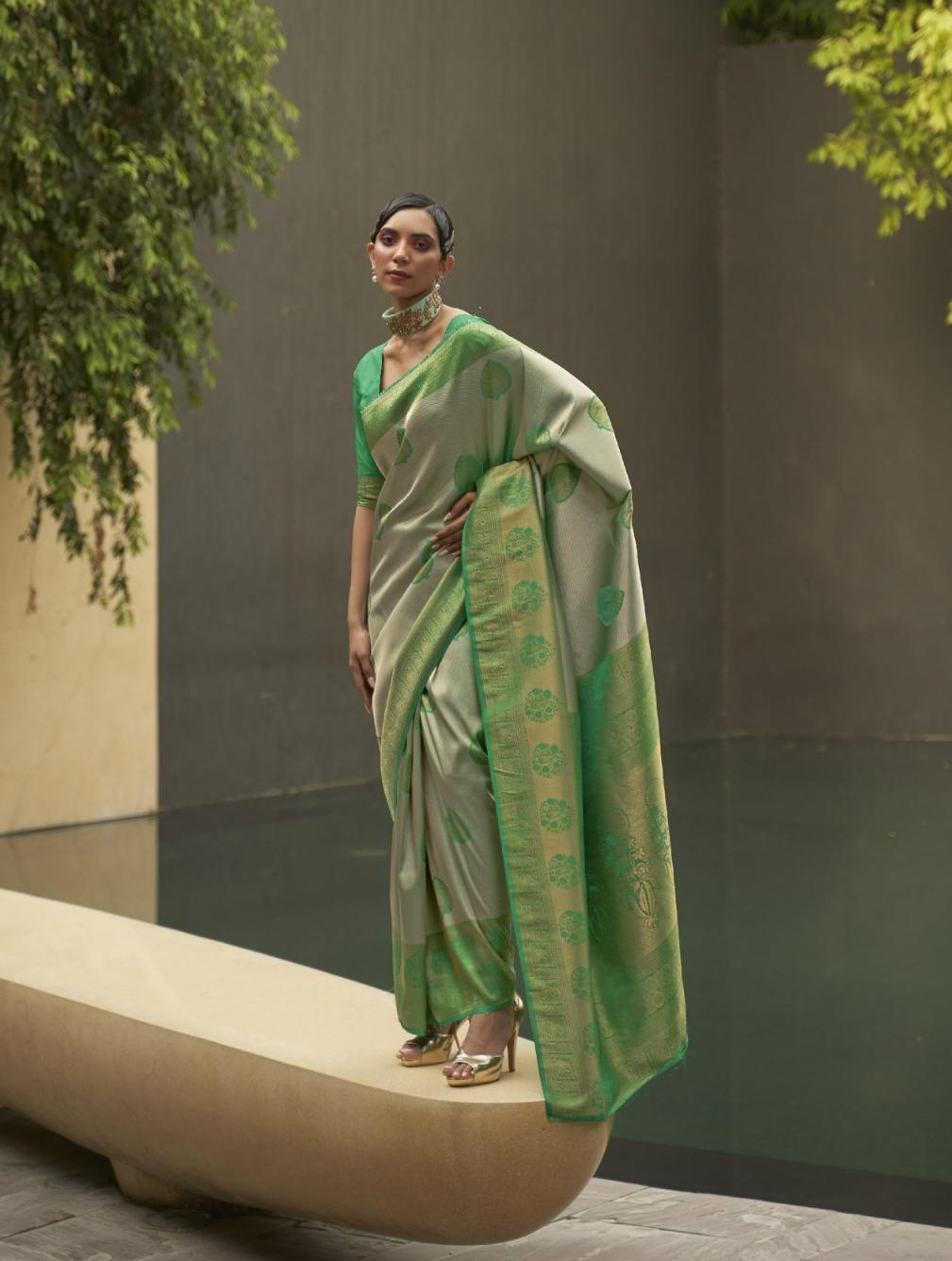 Green & Grey Zari Woven Kanjivaram Handloom Silk Saree