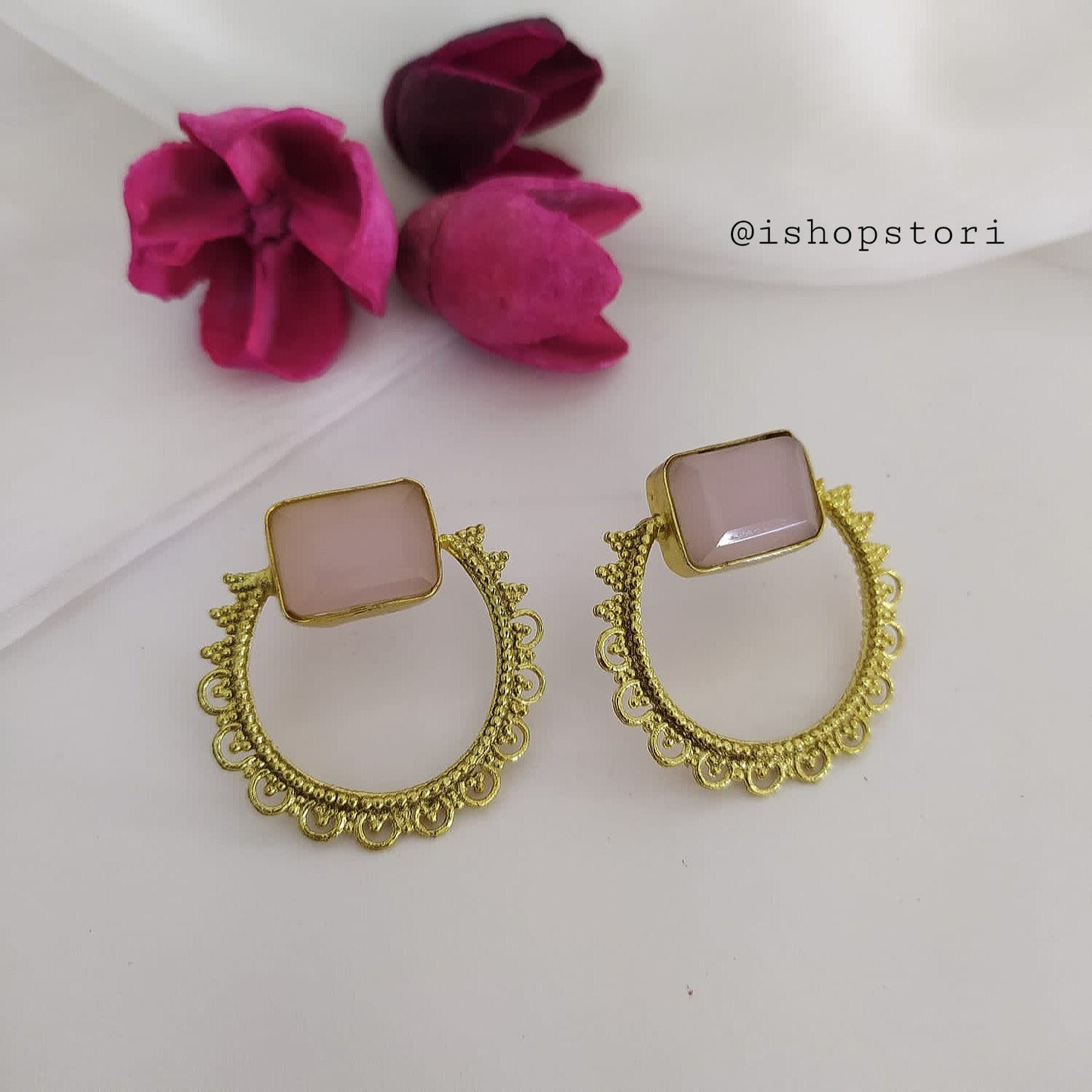 Prati Glossy Stone Round Earrings