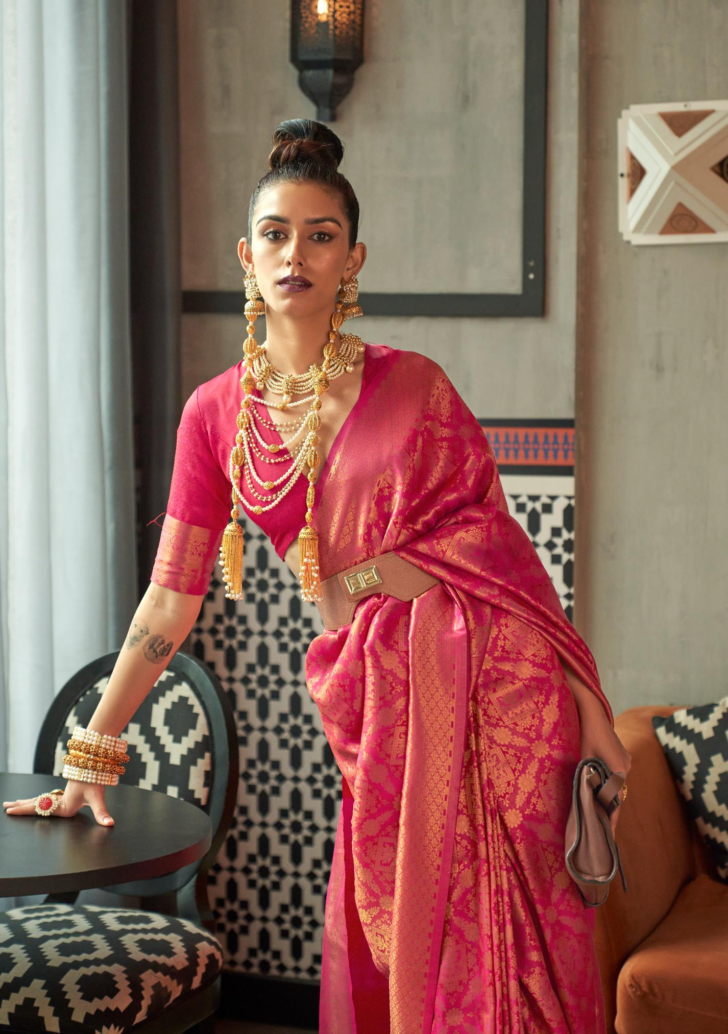 Lipstick Pink Dual Shade Handloom Woven Kanjivaram Silk Saree