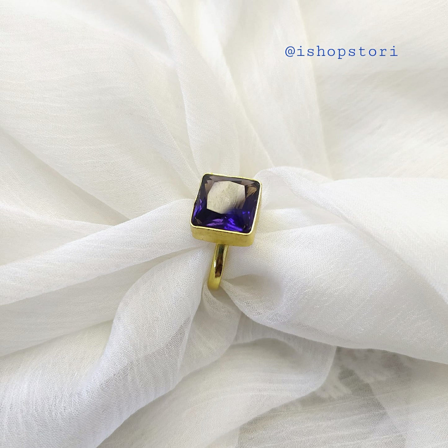 Avani Square Single Stone Glossy Finger Ring