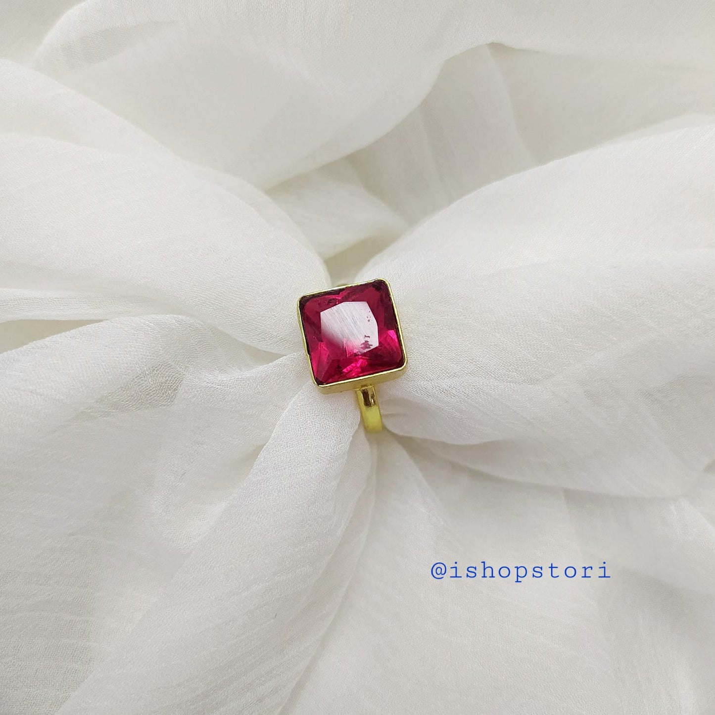 Avani Square Single Stone Glossy Finger Ring