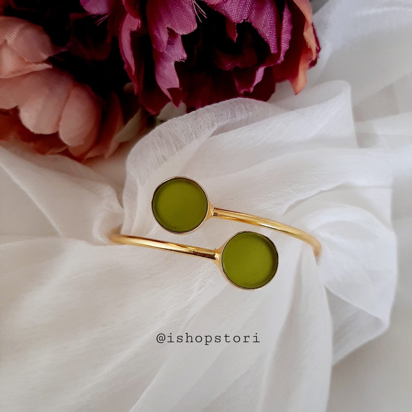 A custom bracelet with personalized engravings, perfect for gifting or cherishing memories.