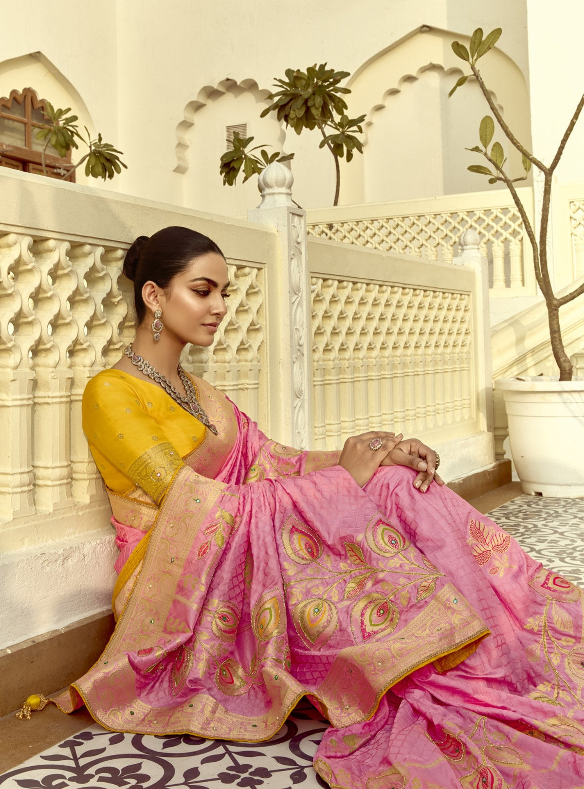 Shop Pink Handloom Silk Saree for Festive Wear at STORI.