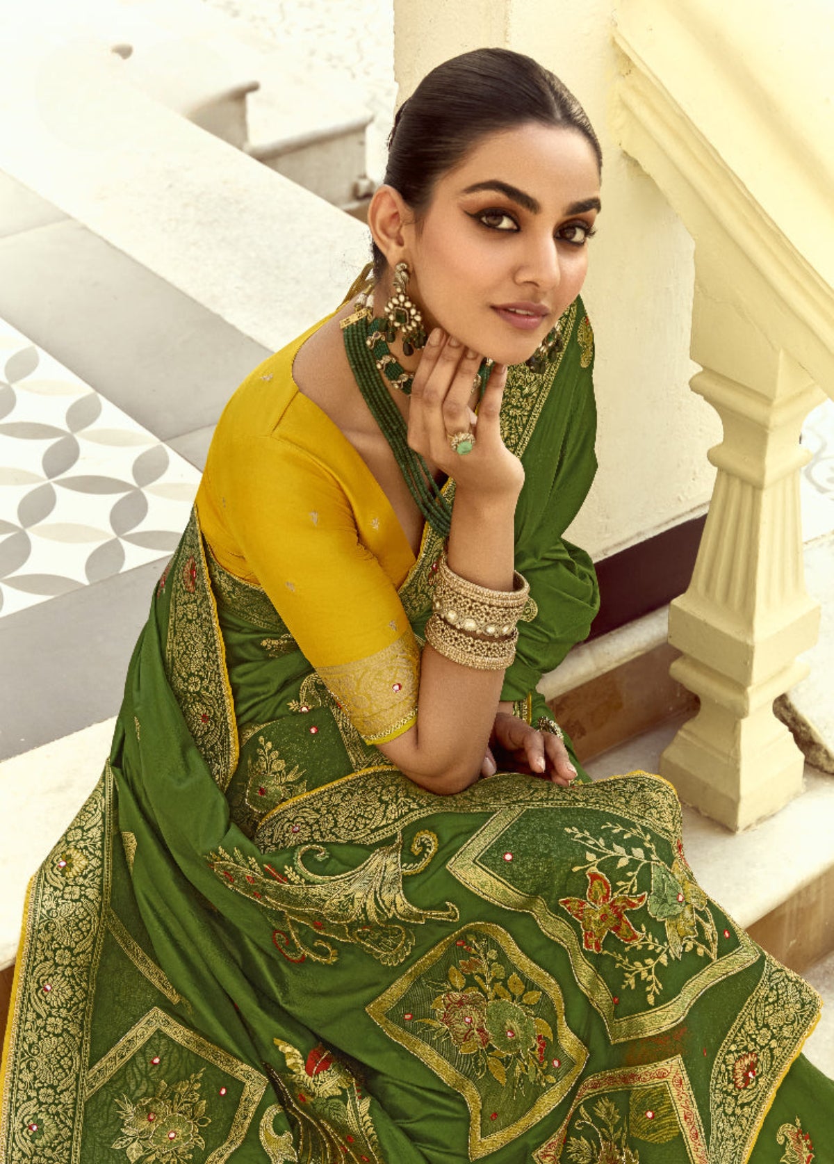Shop Mehndi Green Handloom Silk Saree for Festive Wear at STORI.