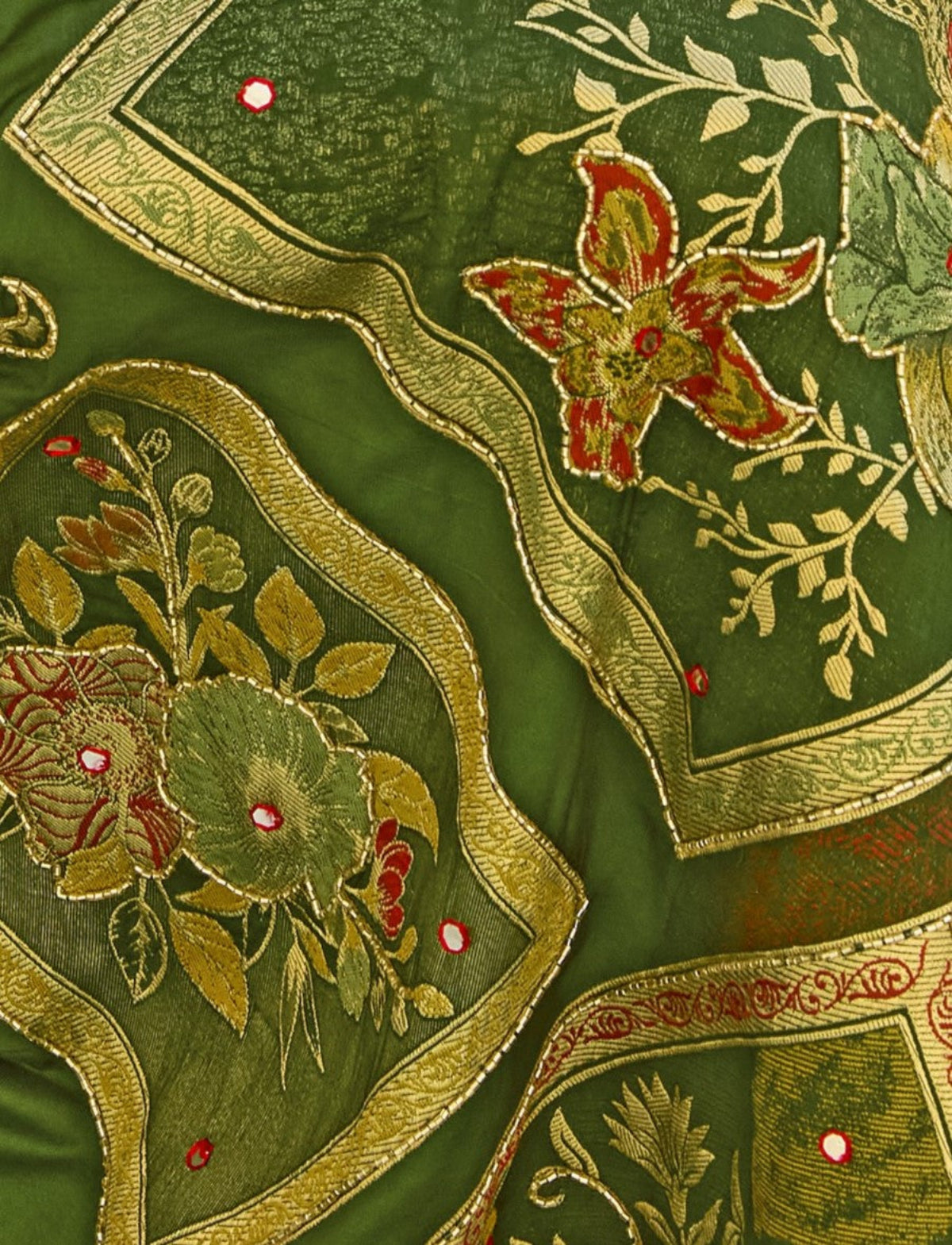 Shop Mehndi Green Handloom Silk Saree for Festive Wear at STORI.