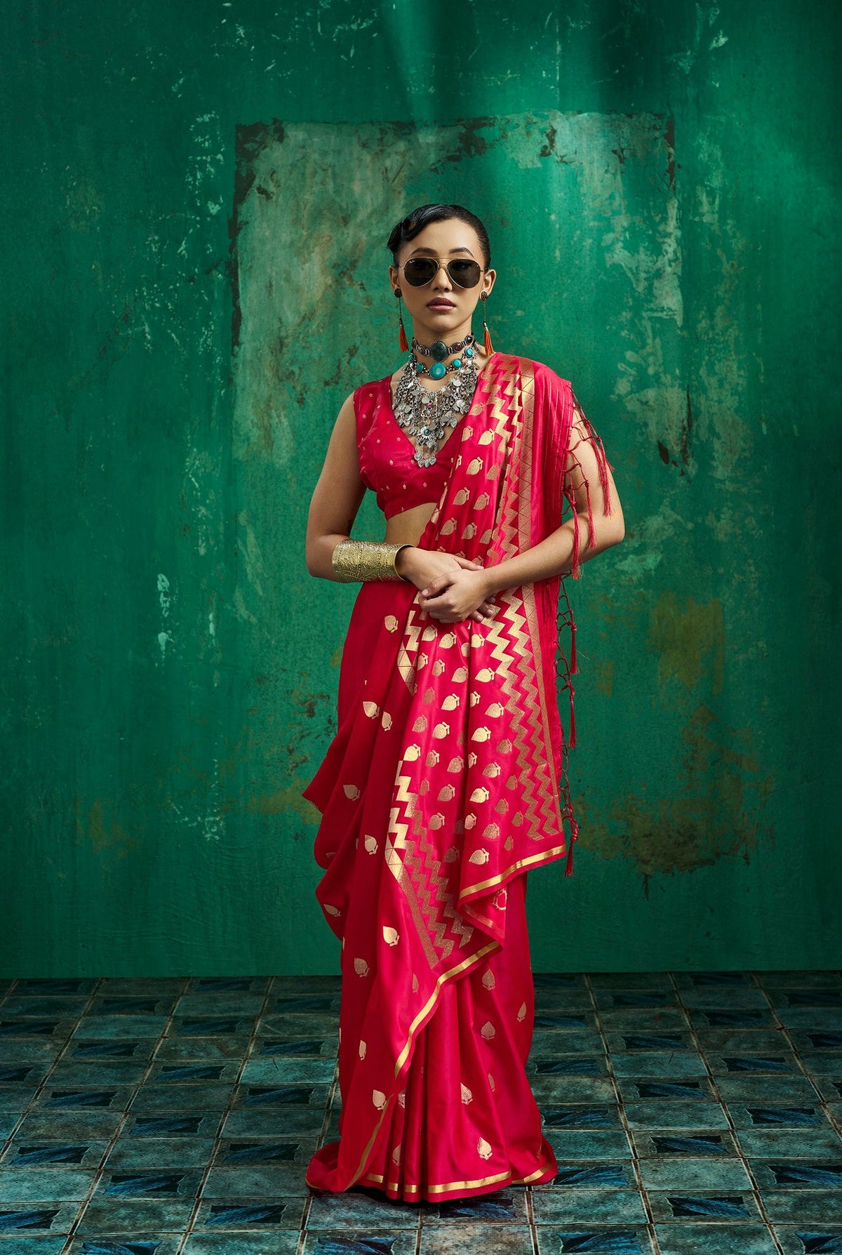 STORI Red Handloom Woven Satin Saree