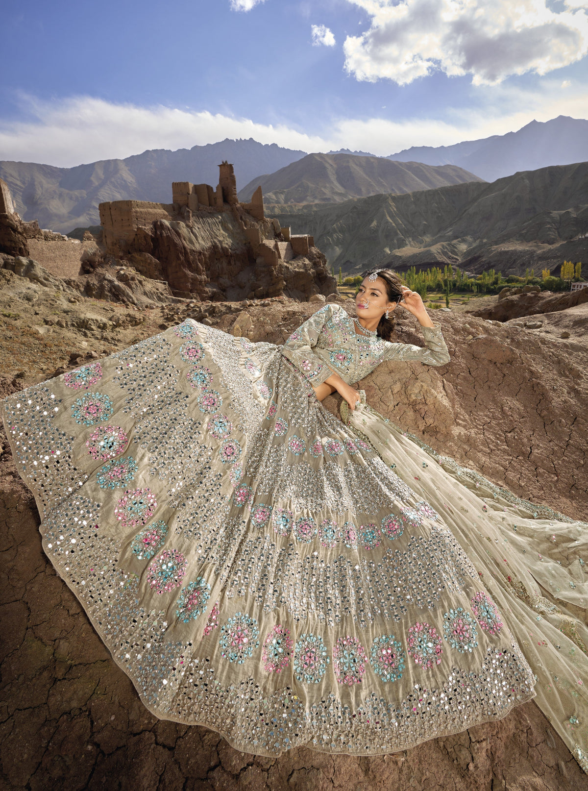 Buy Gold Lehenga In Online-STORI
