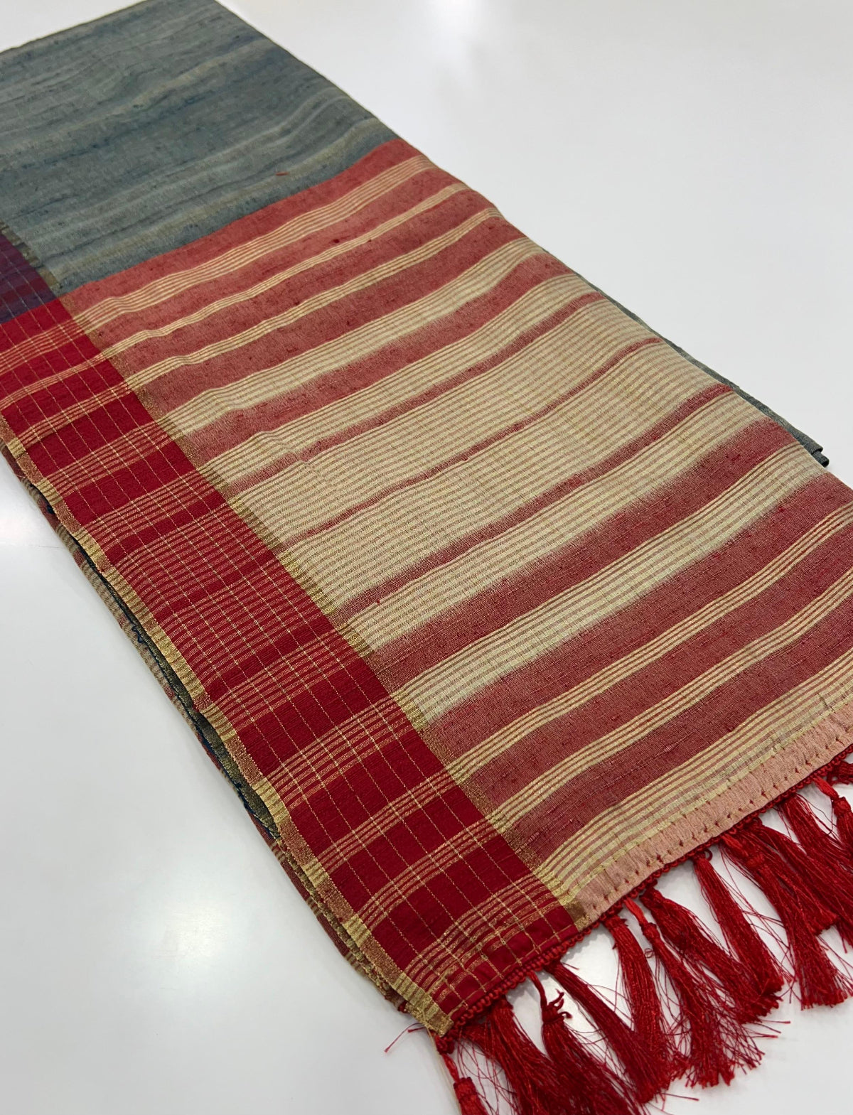 Shop Frosty Green Handloom Silk Saree Online in India & USA - STORI