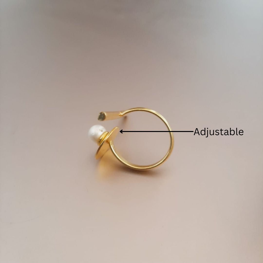 Golden Line & Disc Pearl Finger Ring