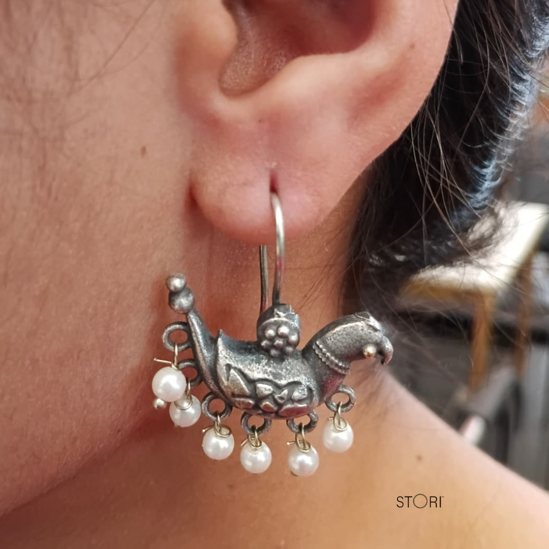 STORI Peaky Parrot Danglers