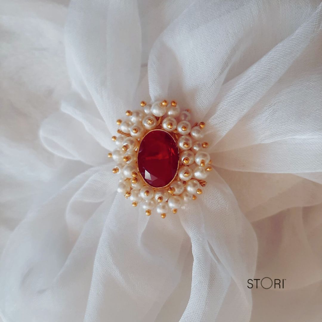 Mahuya Pearl Halo Glossy Stone Finger Ring