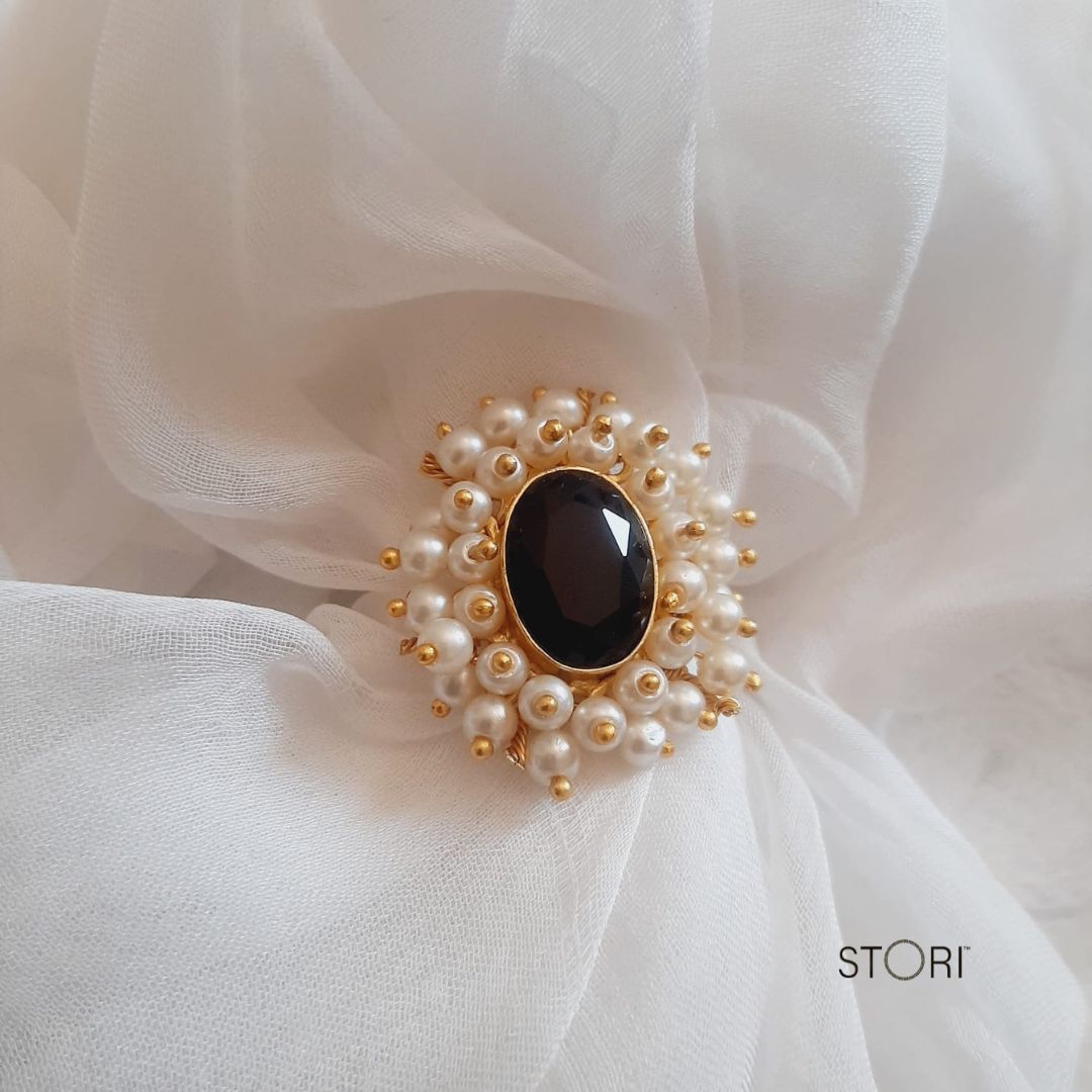 Mahuya Pearl Halo Glossy Stone Finger Ring