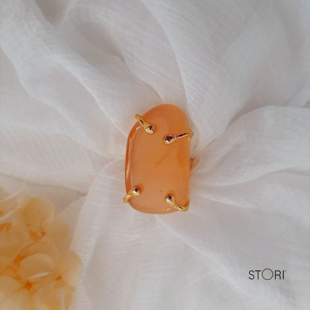 Yellow Monalisa Oblong Stone Clawed Finger Ring