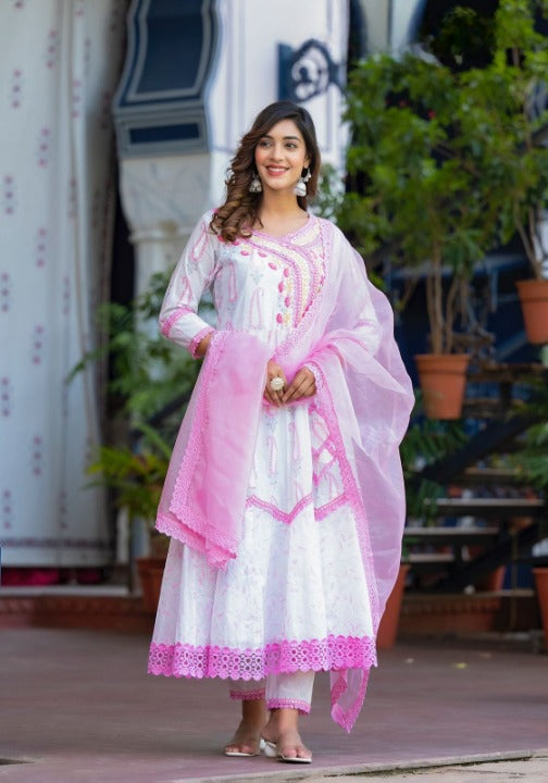 Pink Cotton Floral Embroidered Anarkali Kurti Pant Set With Chiffon Dupatta