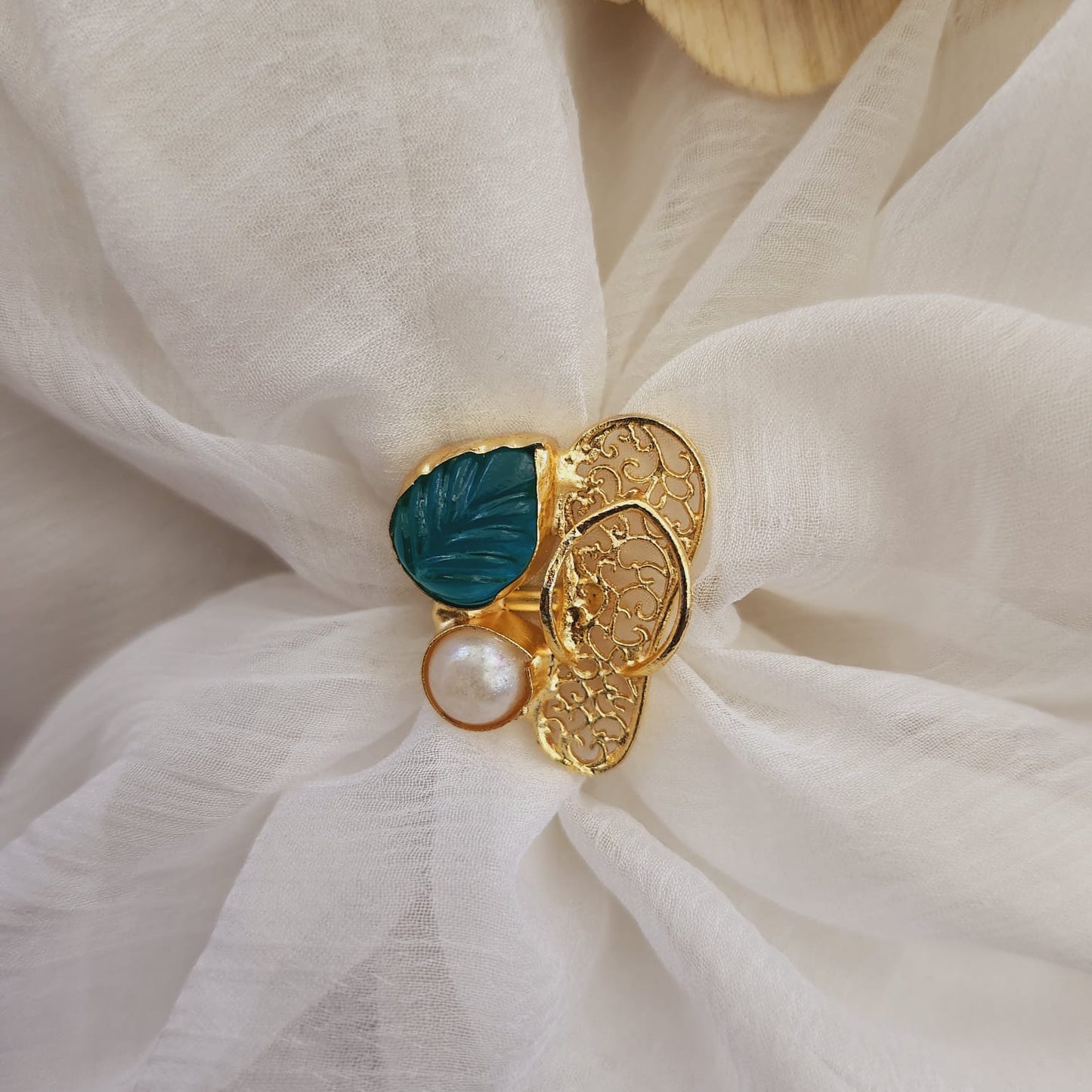 Carved Quartz & Pearl Beach Treasure Flip Flop Ring