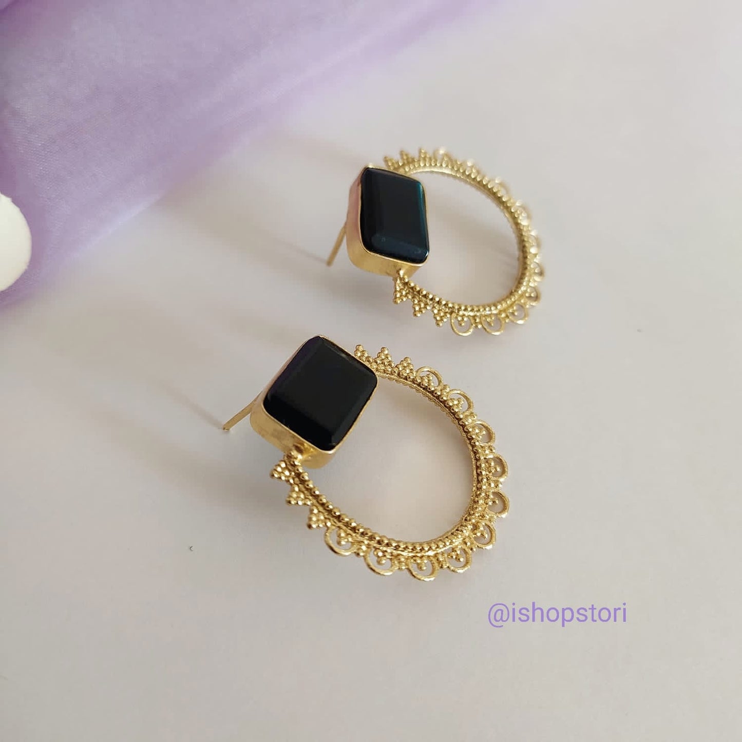 Prati Glossy Stone Round Earrings