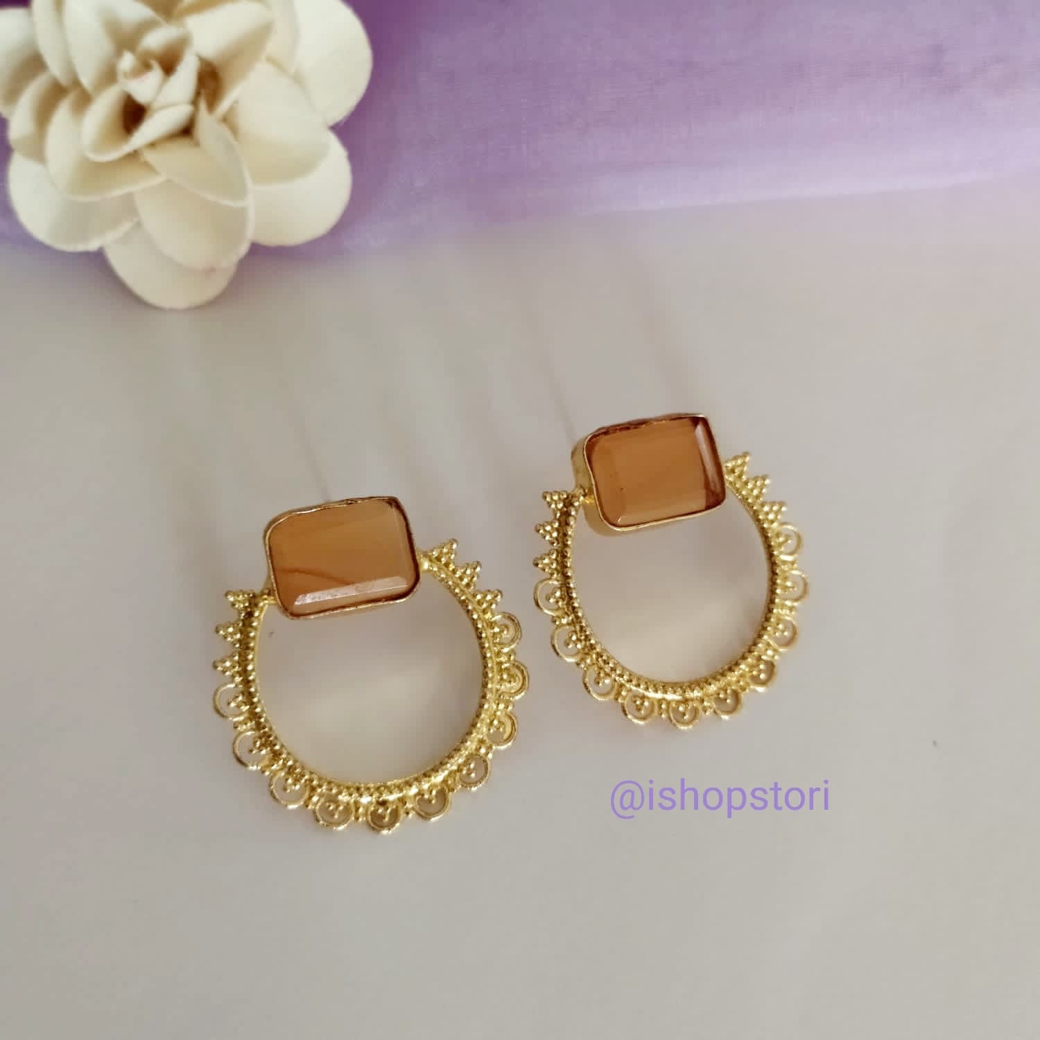 Prati Glossy Stone Round Earrings