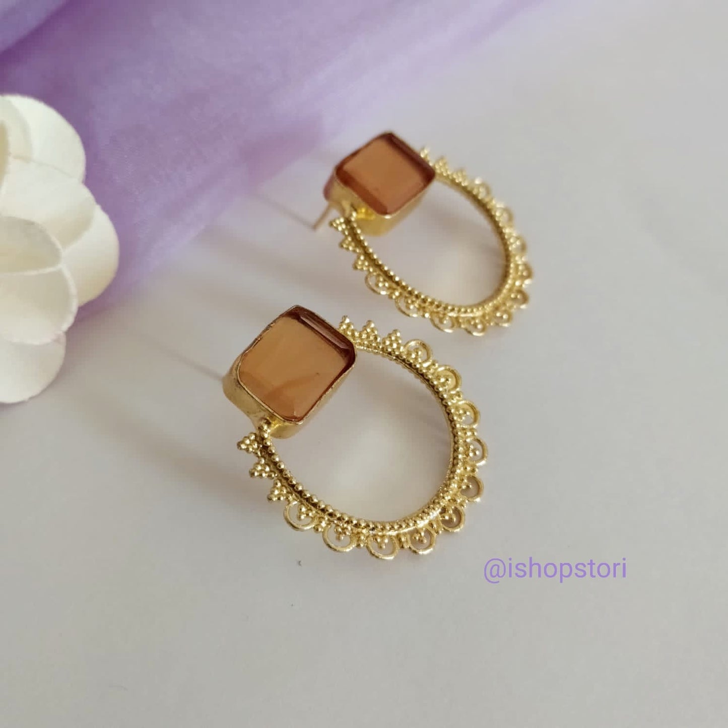 Prati Glossy Stone Round Earrings