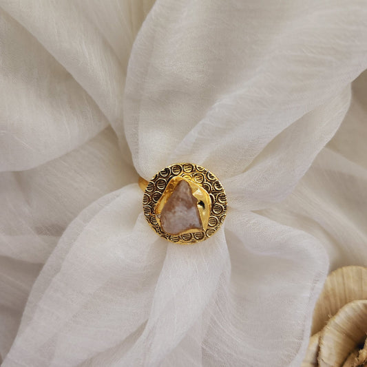 Quartz Raw Stone Textured Disc Finger Ring