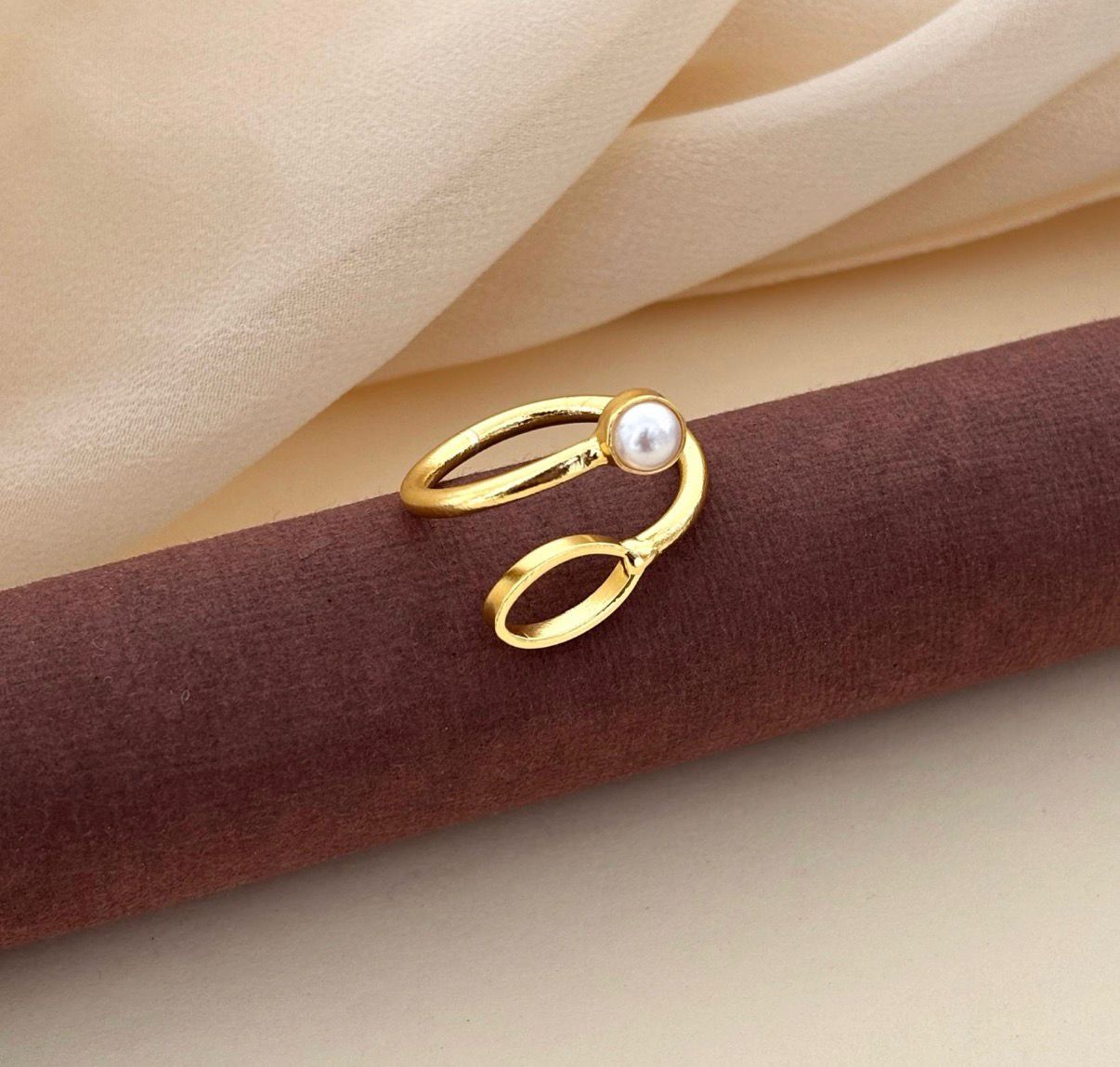 STORI Golden Finger Ring