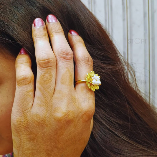 STORI's Golden Finger Ring & Pearls