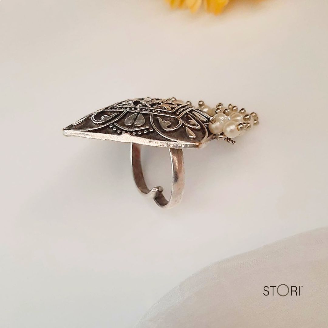 Rhombus Silver Lookalike Adjustable Finger Ring