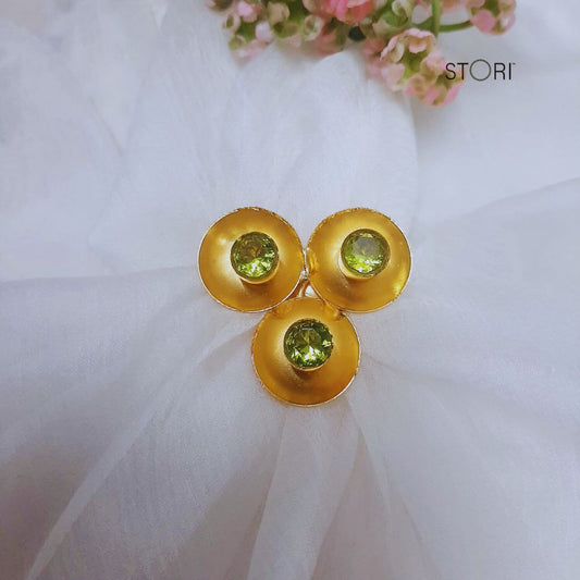 Calla Cluster Golden Polish Finger Ring