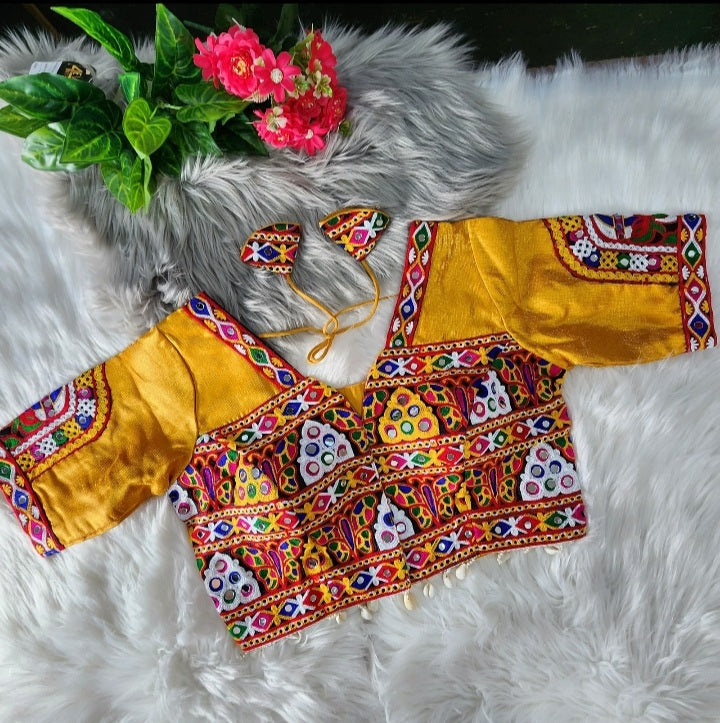 Yellow Navratri Gamthi Pattern Blouse With Kutchi Embroidery