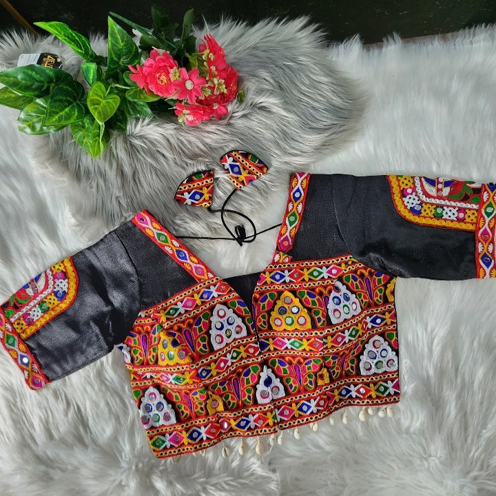 Black Navratri Gamthi Pattern Blouse With Kutchi Embroidery