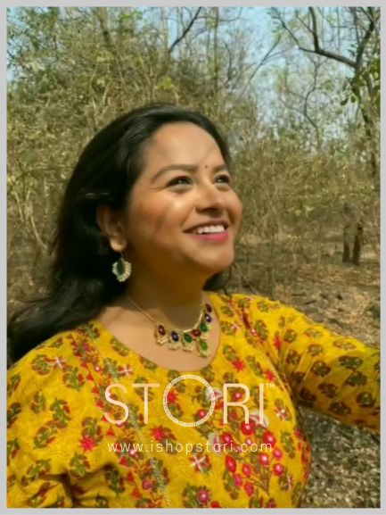 Multicolor pearl necklace with exquisite stone detailing with smile.