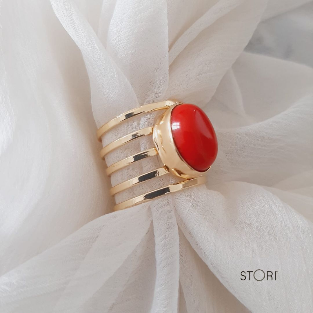 Coral Red Oval Stone Golden Stripes Finger Ring