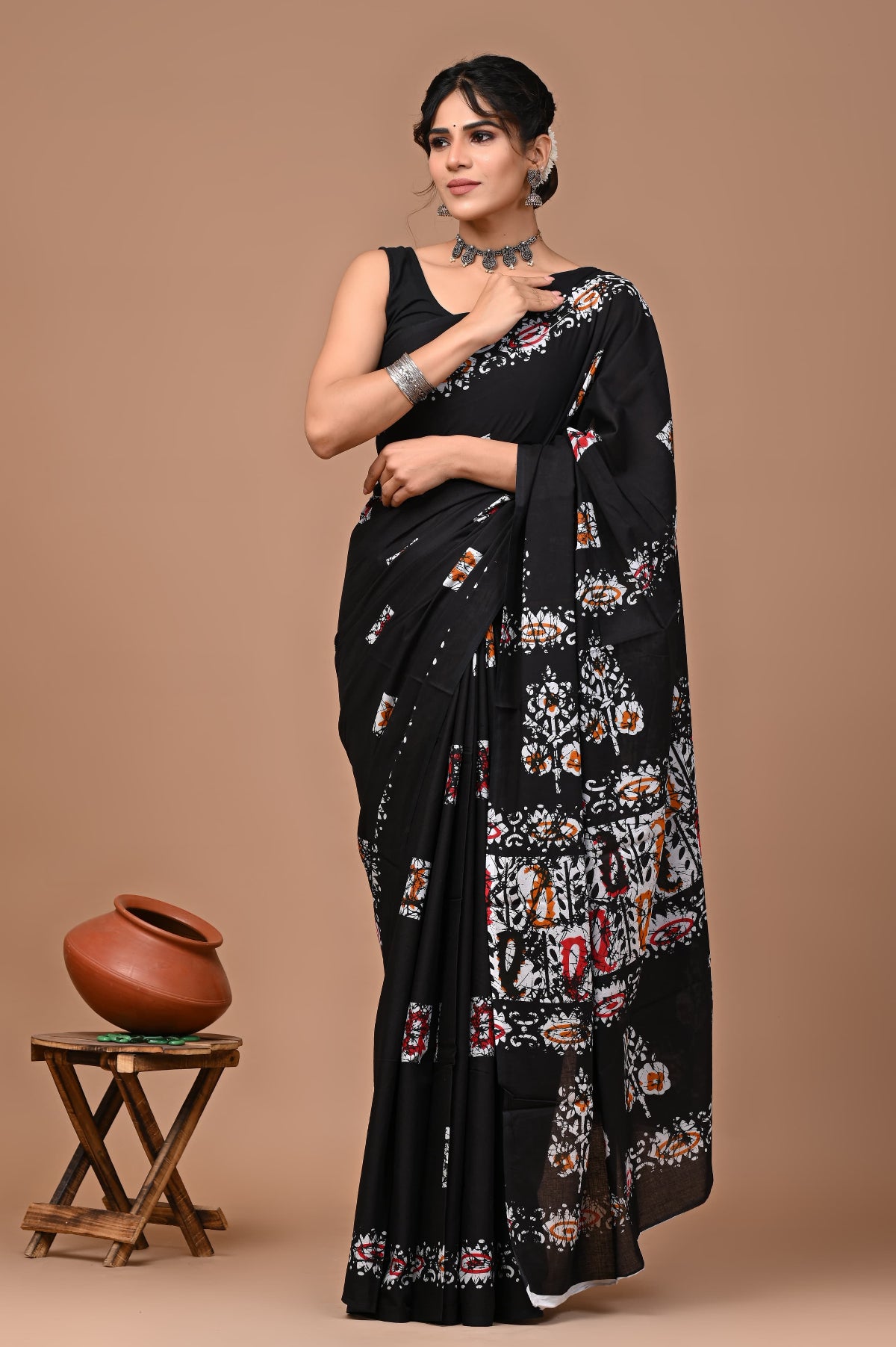 Black Batik Art Handloom Cotton Mulmul Saree