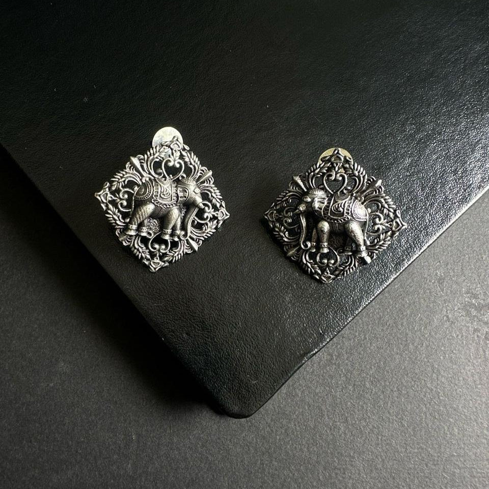 Rhombus Filigree Earrings