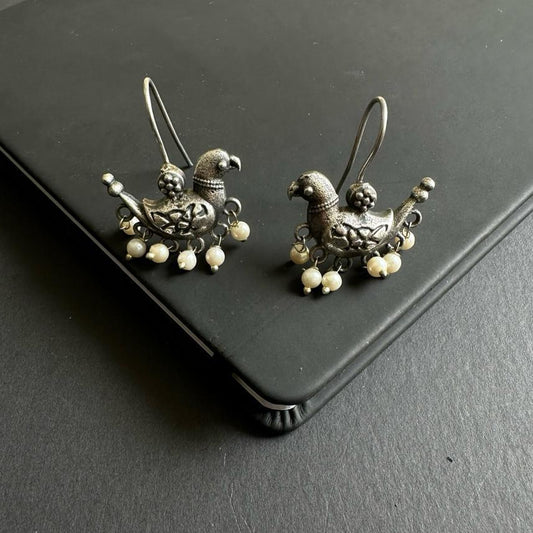 STORI Peaky Parrot Danglers