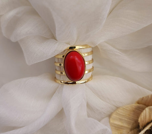 Coral Red Oval Stone Golden Stripes Finger Ring